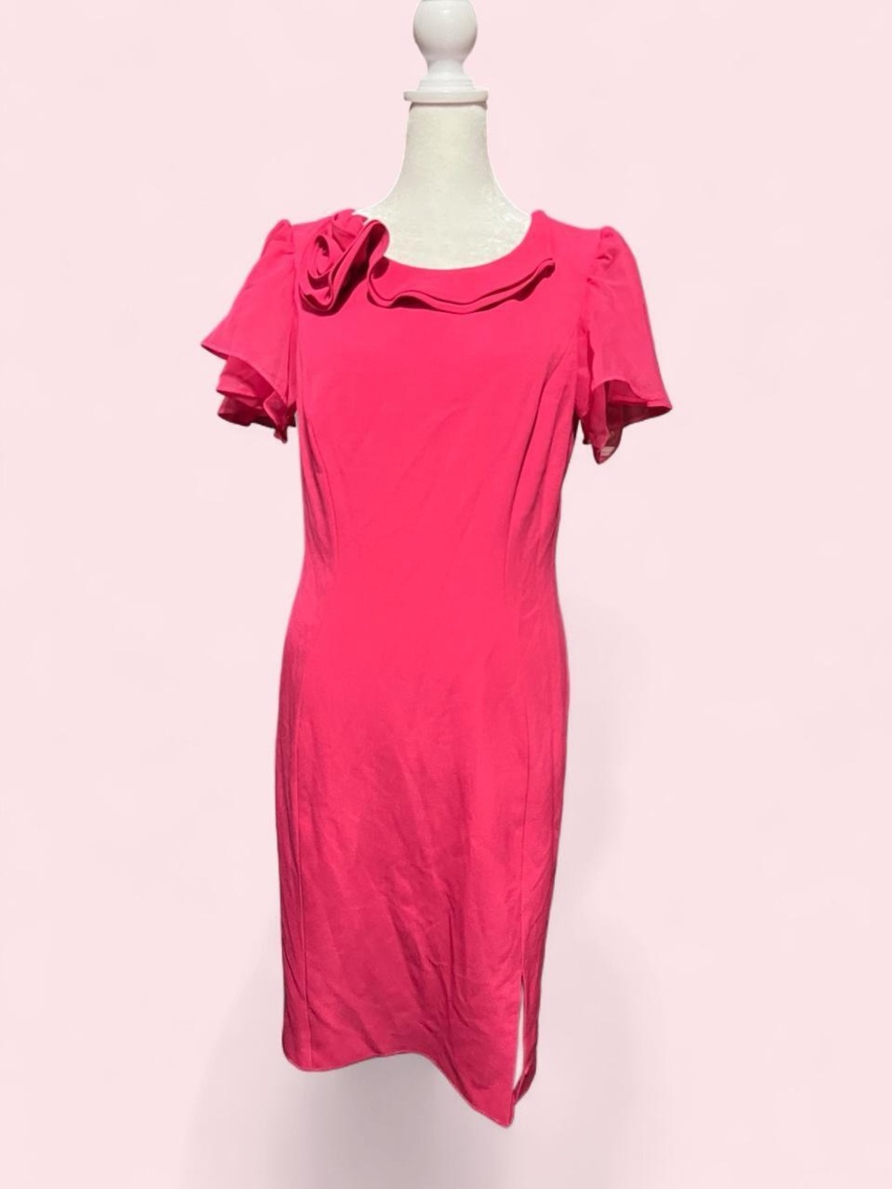 Medium Women's Fuchsia Knee-Length Dress with Decorative Neck Detail